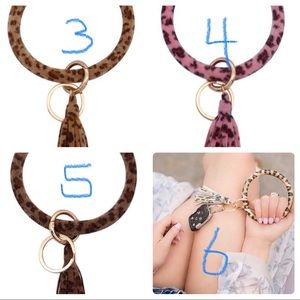 Leopard bangle keychains